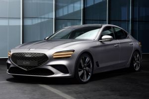 Genesis G70 – обновился и засветился